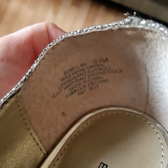 πβ¨οΈ BANDOLINO Silver Sparkly Metalic Pumps - Picture 7 of 13